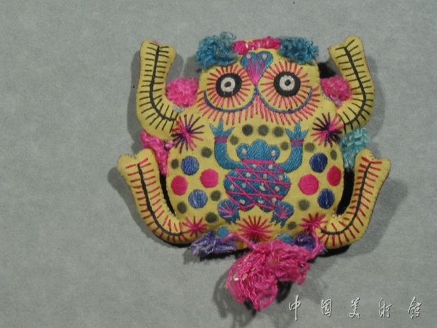 黄背蟾